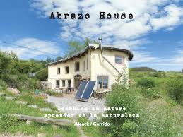 Abrazo House. Aprender en la naturaleza / Learning in nature